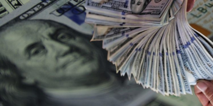 Reuters'tan dikkat çeken Dolar/TL tahmini: 1 dolar gelecek yıl kaç TL olacak?