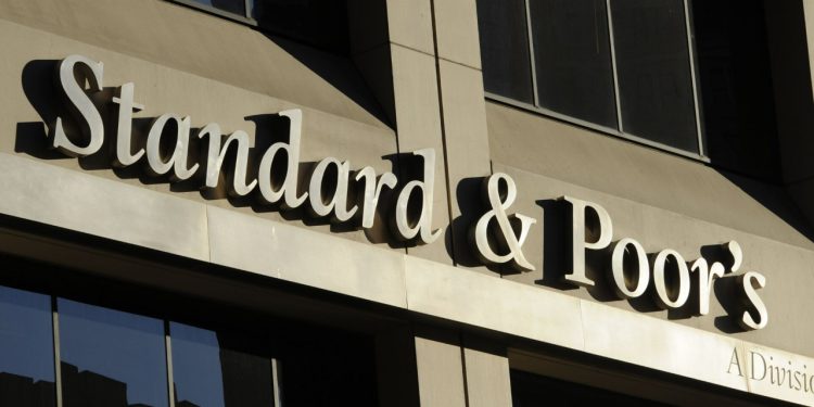 S&P, Türkiye'nin kredi notu görünümünü yükseltti