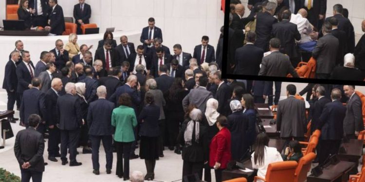 Saadet Partili Bitmez yığıldıktan sonra bağırmayı sürdüren AKP'li kim?