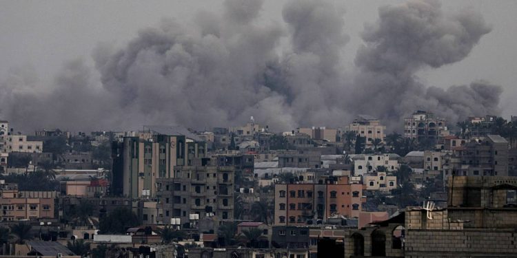 Saldırı altındaki Gazze'de can kayıpları artıyor: Yaşamını yitirenlerin sayısı 19 bin 453’e yükseldi
