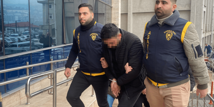 Sazan sarmalı operasyonu: 36 kişiyi 13 milyon dolandıran Azerbaycanlılar Zonguldak'ta yakalandı