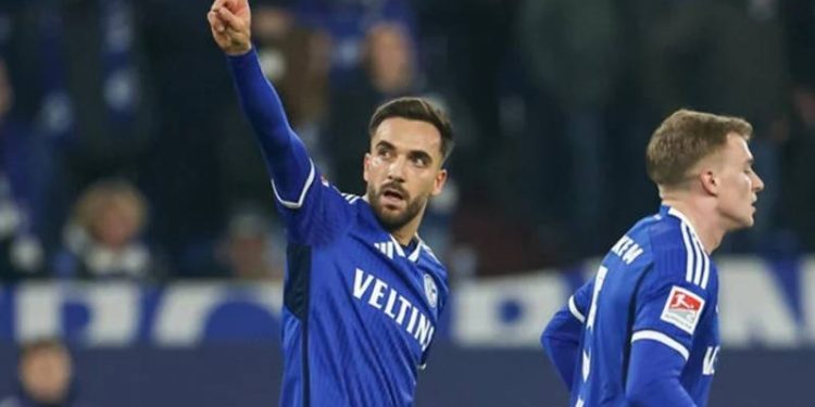Schalke 04'te Kenan Karaman fırtınası: Milli futbolcu takımını sırtladı!