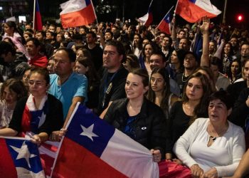 Şili'de düzenlenen yeni anayasa referandumundan "hayır" çıktı