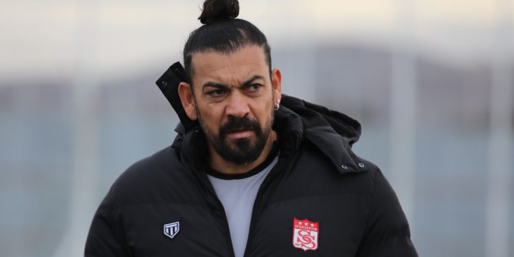 Sivasspor'da Servet Çetin ile yollar ayrıldı!