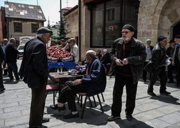 Son 20 yılda en çok emekliler kaybetti: En düşük emekli maaşı asgari ücretin ne kadar gerisinde?