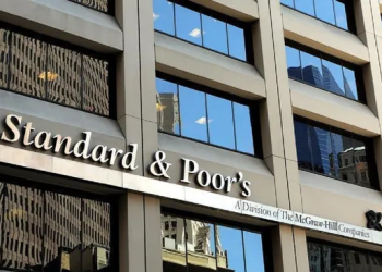 Standard & Poor’s, Türkiye’nin kredi notunu “B” olarak teyit edip kredi notu görünümünü ‘pozitif’e yükseltti.