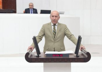 Süryani vekil ana dilinde Noel'i kutladı; İYİ Partililer tepki gösterdi: Babanın çiftliğinde konuş
