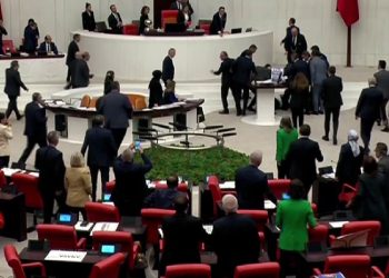 TBMM bugünkü çalışmalarına ara verdi!