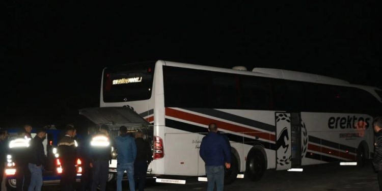 Tokat’ta yolcu otobüsüne tüfekle ateş açıldı