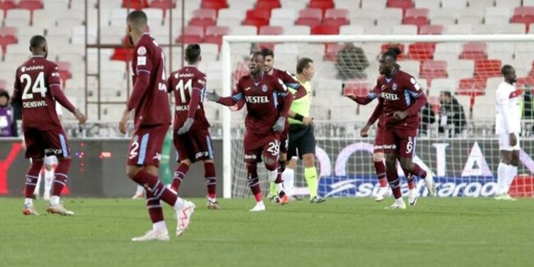 Trabzonspor'dan Nicolas Pepe için sakatlık açıklaması