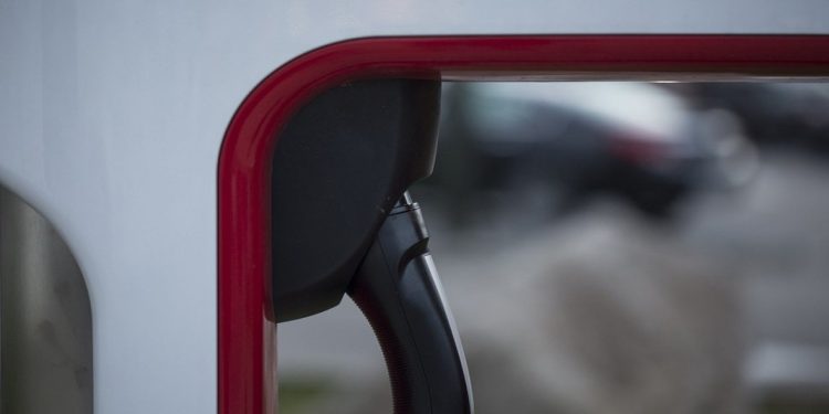 Trump'ın elektrikli tank eleştirisi: Ülkeyi cehenneme çevirip herkesi havaya uçuracağız, ama en azından çevreye duyarlı olacağız