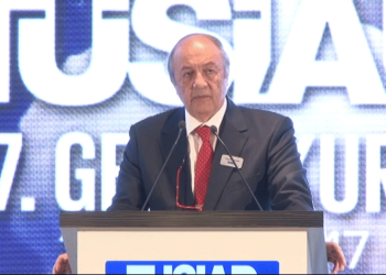 Tuncay Özilhan’dan 'bu tuzaktan kurtulmalıyız' çıkışı: Ortalama ücret ile asgari ücret arasındaki makas giderek kapanıyor