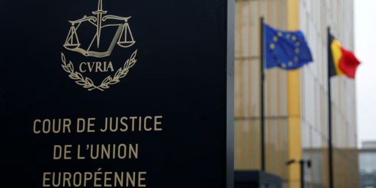 Türkiye vatandaşlığını tekrar edinenlerin Almanya vatandaşlığından çıkarılması: Adalet Divanı'ndan 'AB yasalarına uygun' yorumu