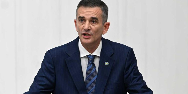 Ümit Dikbayır İYİ Parti'den ihraç edildi