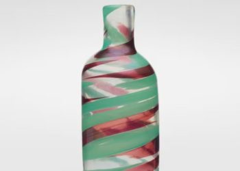 4 dolara aldığı vazoyu 107 bin dolara sattı