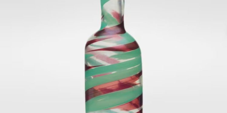 4 dolara aldığı vazoyu 107 bin dolara sattı