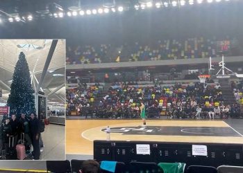 Vize alamayan Bursa Uludağ Kadın Basketbol Takımı, İngiltere'deki maça 1’i sakat 5 oyuncuyla çıktı