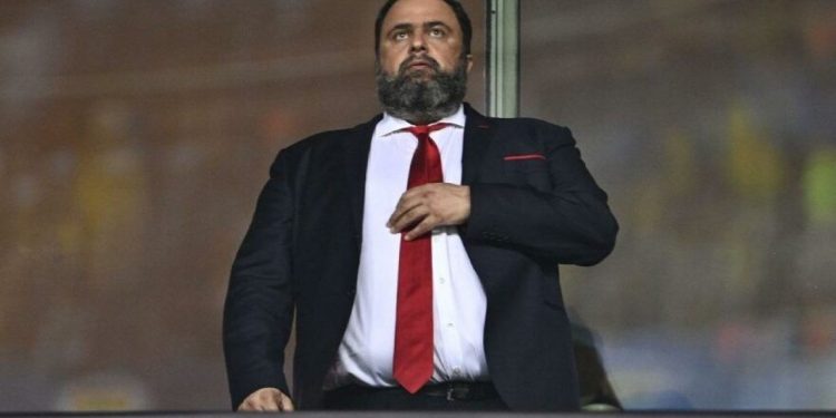 Yunanistan'da Futbol Federasyonu Başkanı Marinakis istifa etti