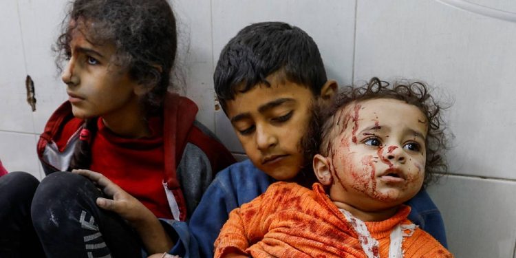 'Yüzyılın felaketi': İsrail'in son 10 haftanın en şiddetli saldırılarını düzenlediği Gazze'de onlarca ölü ve yaralı