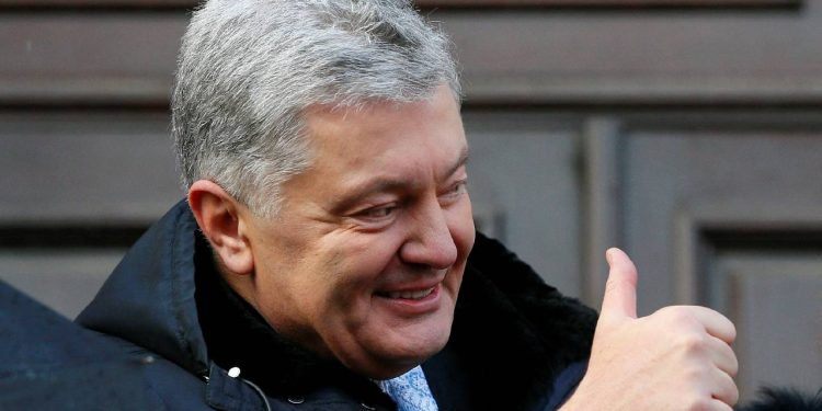 Zelenskiy, selefi Poroşenko'nun yurtdışına çıkışını engelledi: Gerekçe 'Rusya yanlısı Orban'la görüşme planı'