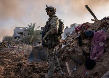 Gazze’de ateşkes çabaları sürerken, İsrail saldırılara son vermeden masaya oturmayı reddediyor