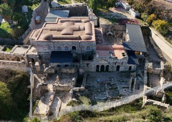 Demre nüfusunun 7 katı turist, ‘Noel Baba’ için geldi