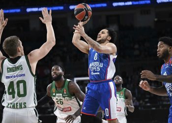 Anadolu Efes, Panathinaikos’u son saniye basketleriyle devirdi