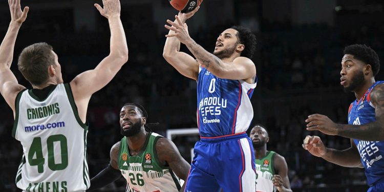 Anadolu Efes, Panathinaikos’u son saniye basketleriyle devirdi
