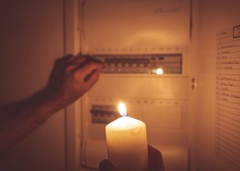 123 bin kişinin doğalgazı, 70 bin kişinin ise elektriği borç sebebiyle kesildi