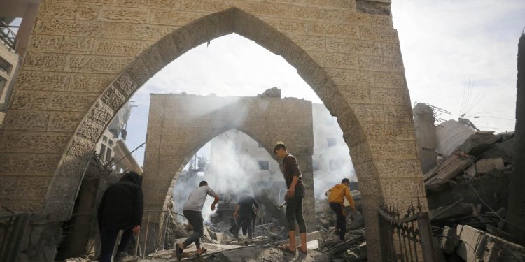 İsrail’in Gazze’ye düzenlediği saldırılarda can kaybı 17 bin 487’ye yükseldi