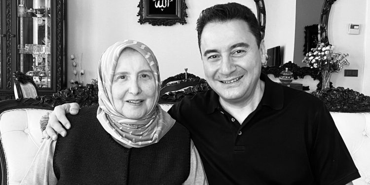 Ali Babacan’ın annesi vefat etti