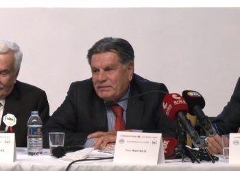 Eski AYM Başkanı Haşim Kılıç: Bir vesayeti kaldırırken bir başka vesayetin fırtınasına uğradık
