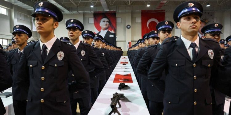 Polis alımında da ‘mülakat’ yapılıyor: 45 saniyede elediler