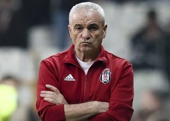 Kamil Aslan yazdı… “Beşiktaş’ta Devrim” Rıza Çalımbay hocayı yiyecek mi?