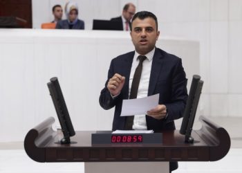 ‘Gelin onurlu bir yaşamın örneğini dünyaya gösterelim’