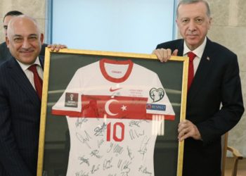 ‘Tayyip Erdoğan istedi, TFF Başkanı Büyükekşi istifa etti’ iddiası