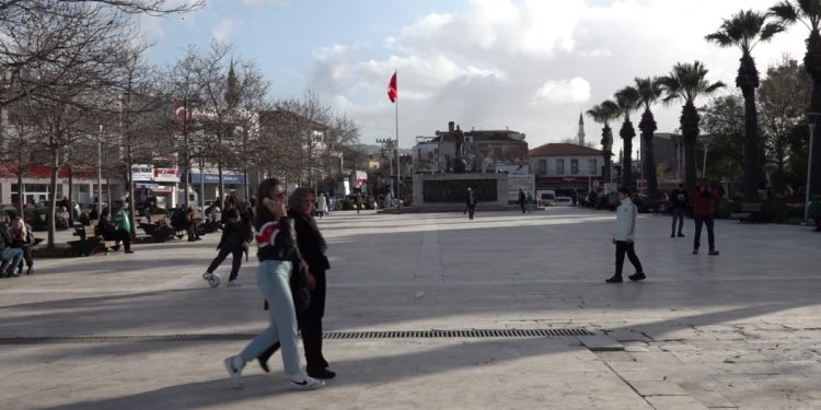 CHP’de aday adaylarının Urla yarışı