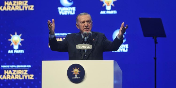 Erdoğan yine CHP’yi eleştirdi: “Millet ve memleket düşmanlarının en kullanışlı aparatı”