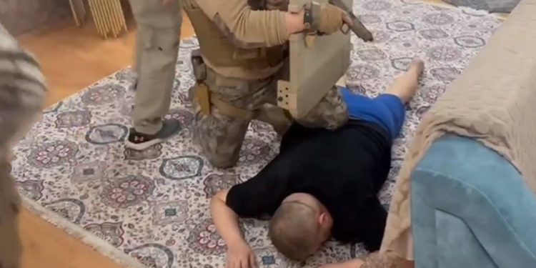 3 ilde organize suç örgütü operasyonu: 11 gözaltı