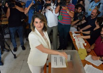 DEM Parti Başak Demirtaş’ın İstanbul Büyükşehir Belediye Başkanlığı için adaylığını değerlendiriyor