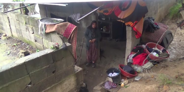 65 yaşındaki yurttaş isyan etti: Torunuma mama yapamıyoruz, şekerli su veriyoruz