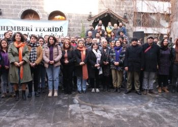 Amed’te sanatçı ve yazarlardan deklarasyon: Diyalog kurmaktan, konuşmaktan korkmamalı