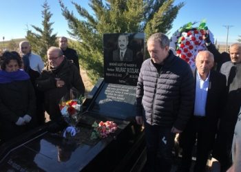 Murat Bozlak mezarı başında anıldı
