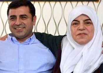 Annesi yoğun bakıma alınan Demirtaş Amed’e götürüldü