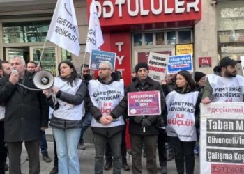 Öğretmenlerin protesto eylemine polis müdahalesi
