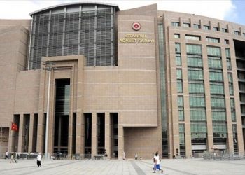 HDP binasına saldıran sanık yakalanmadığı için dava ertelendi