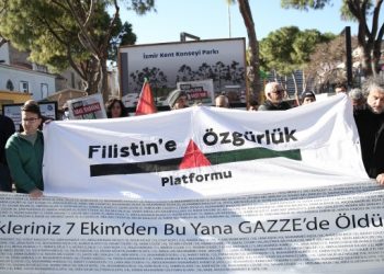 Filistin için insan zinciri oluşturuldu