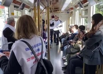 Emeklilerden metroda zam protestosu