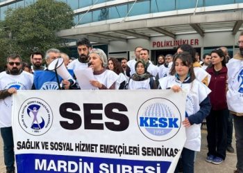 Sağlık çalışanları mobbing ve tehditleri protesto etti