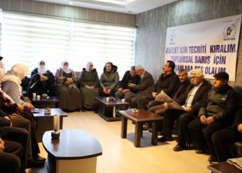 Adalet Nöbeti: Önderliğimiz için her şeyi göze alırız